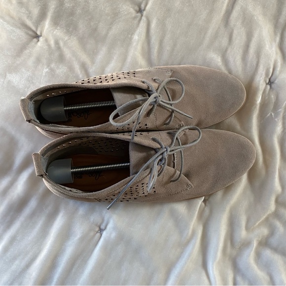 EuroSoft Emmeline laser cut taupe gray suede lace up chukka bootie 10 - Picture 2 of 16